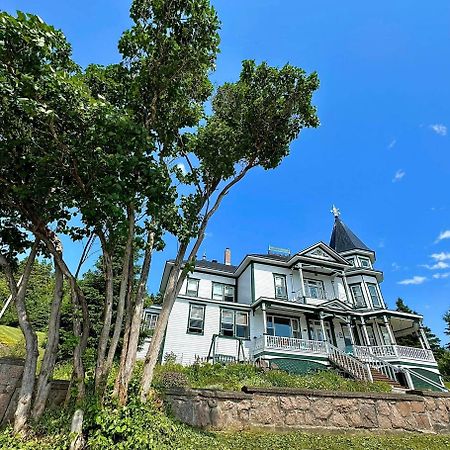 Le Manoir du Vieux Presbytère Port-Daniel Esterno foto