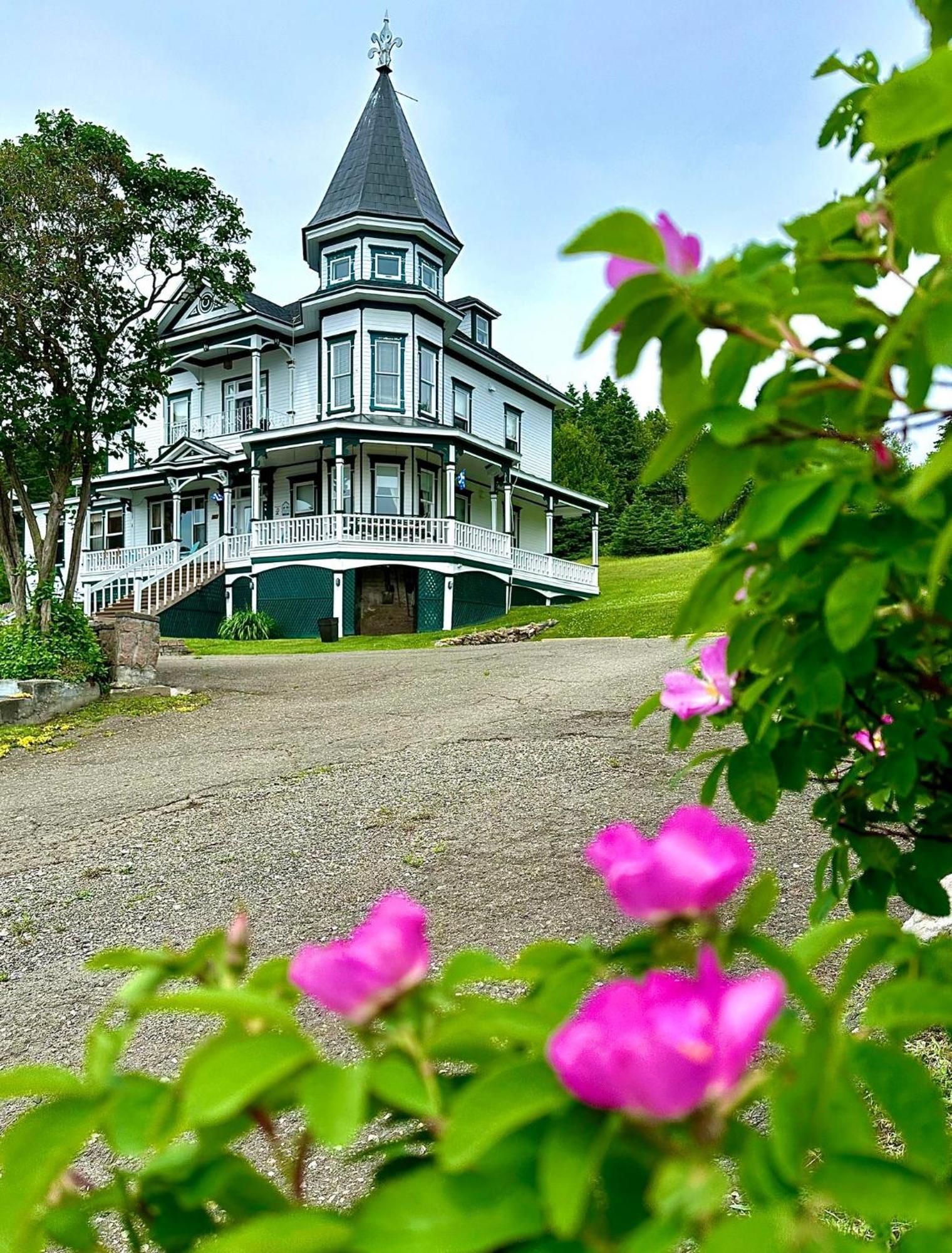Le Manoir du Vieux Presbytère Port-Daniel Esterno foto