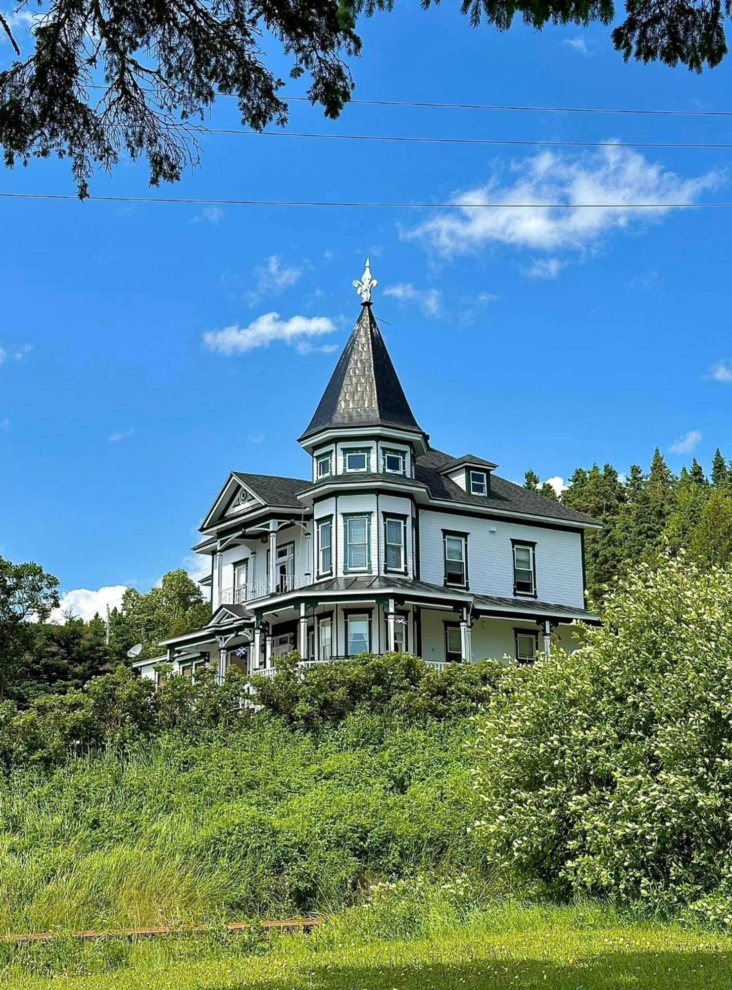 Le Manoir du Vieux Presbytère Port-Daniel Esterno foto