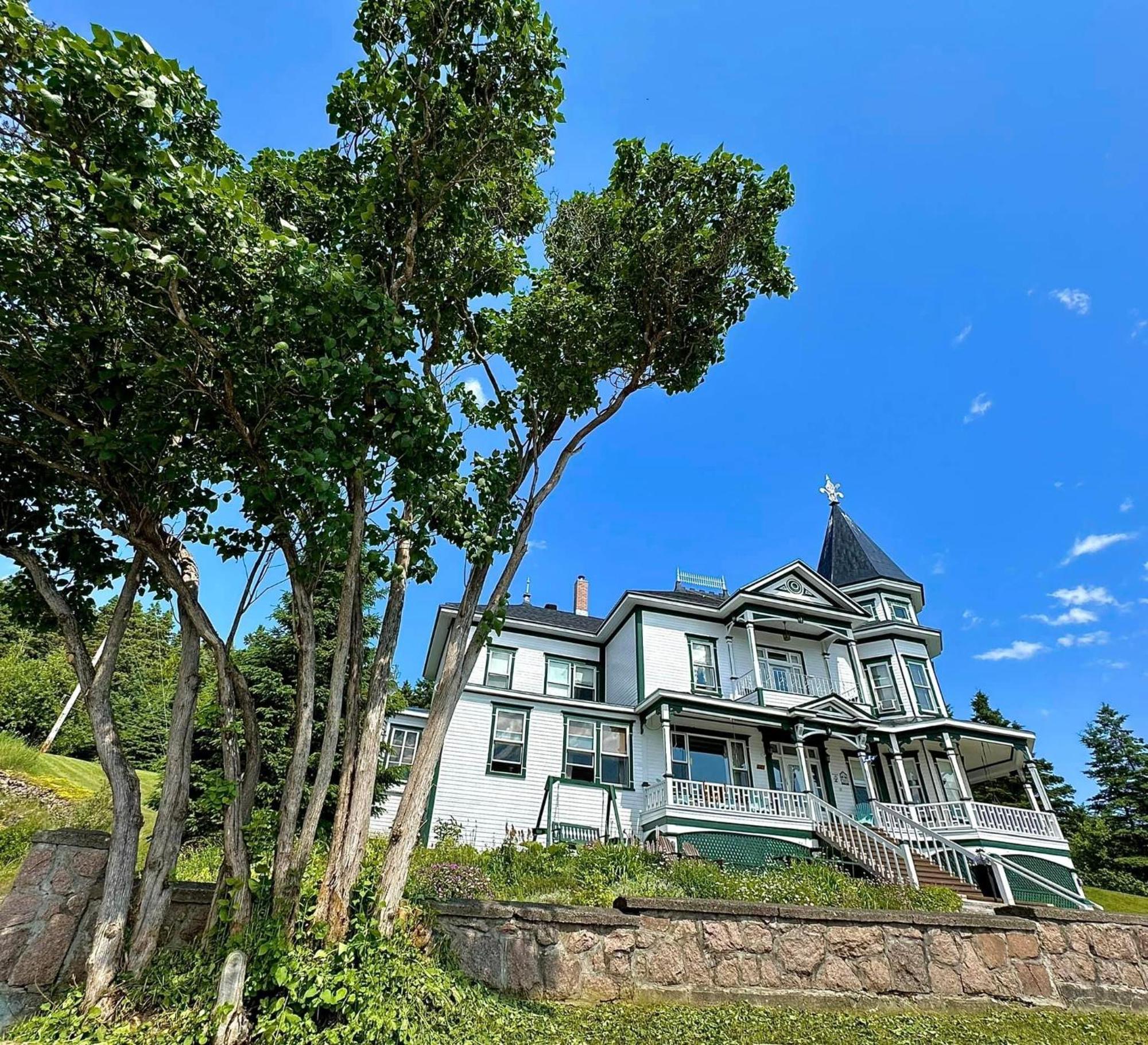 Le Manoir du Vieux Presbytère Port-Daniel Esterno foto