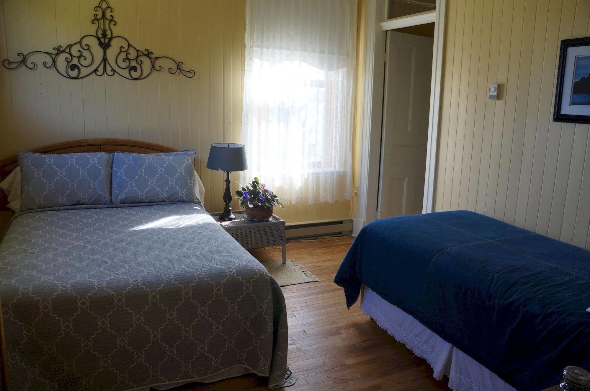 Le Manoir du Vieux Presbytère Port-Daniel Esterno foto