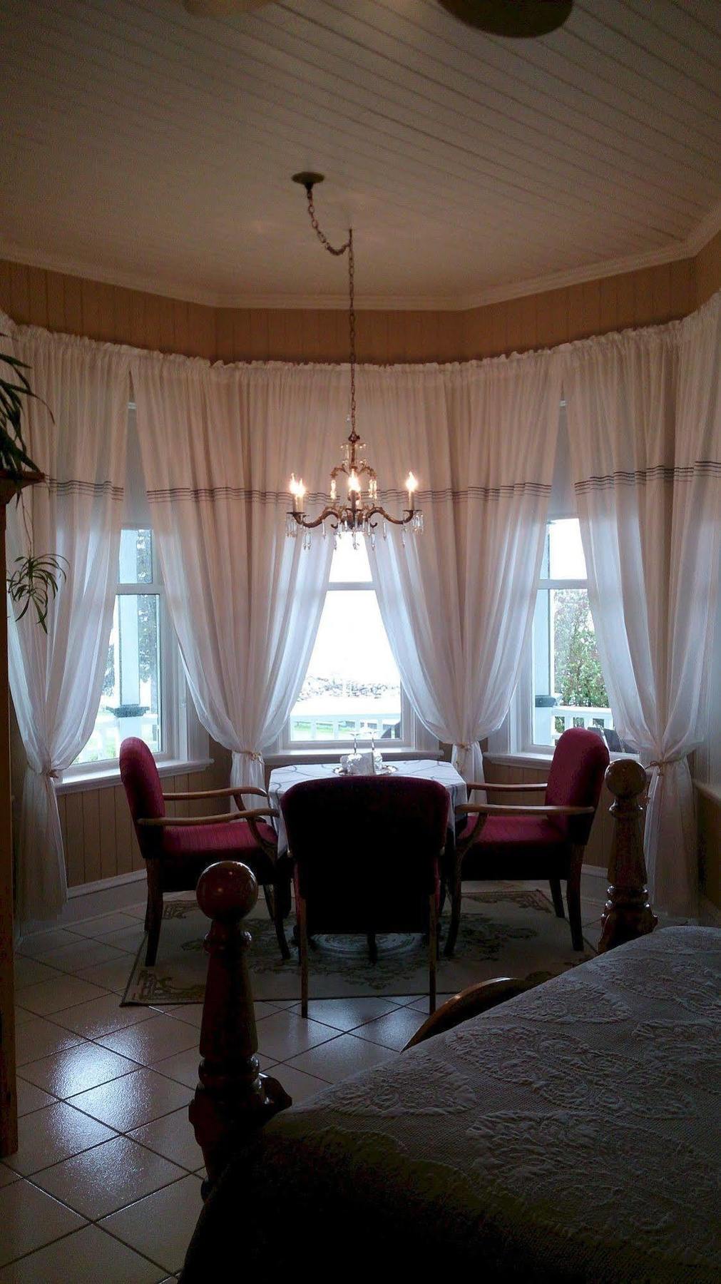 Le Manoir du Vieux Presbytère Port-Daniel Esterno foto