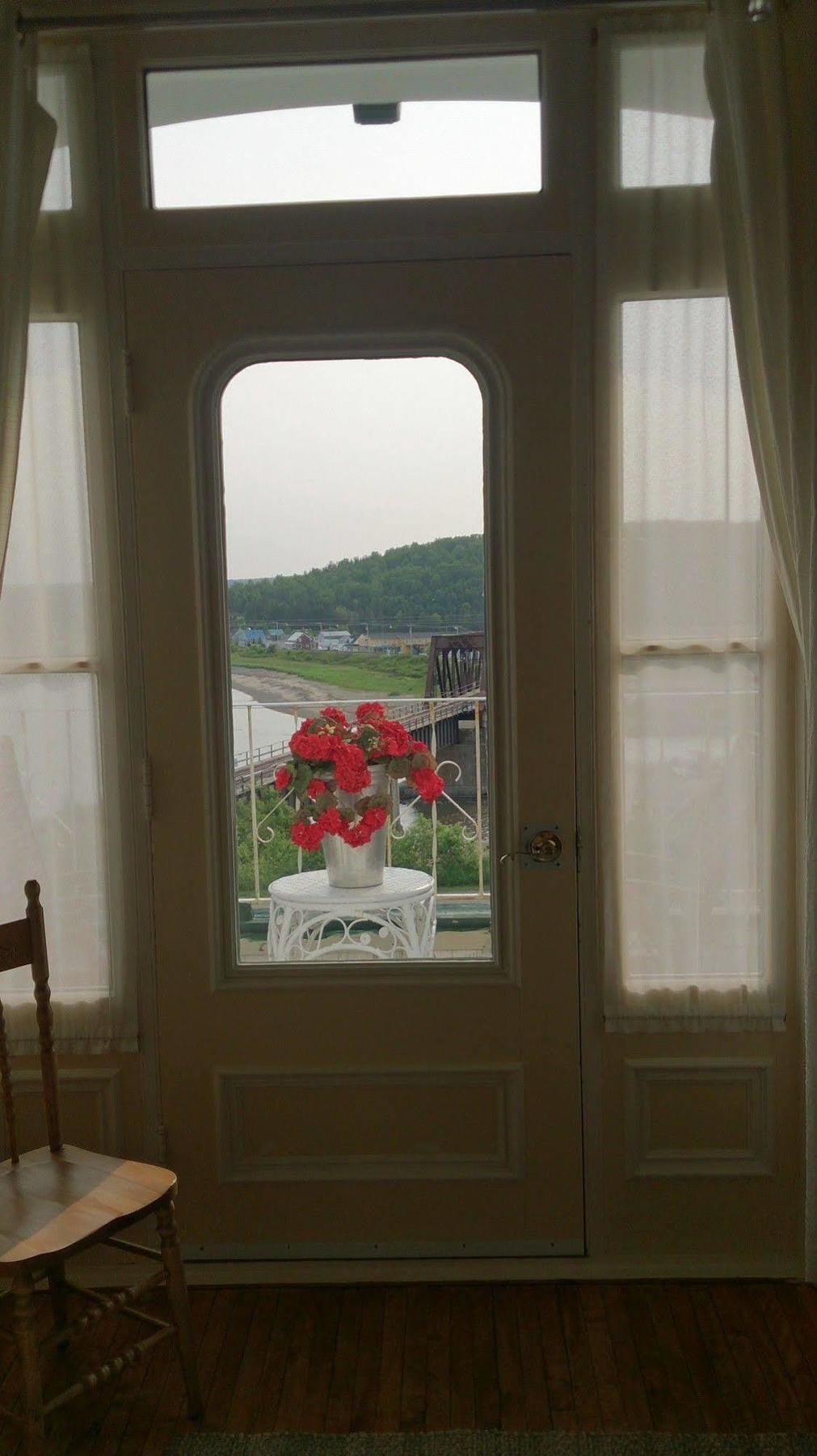 Le Manoir du Vieux Presbytère Port-Daniel Esterno foto
